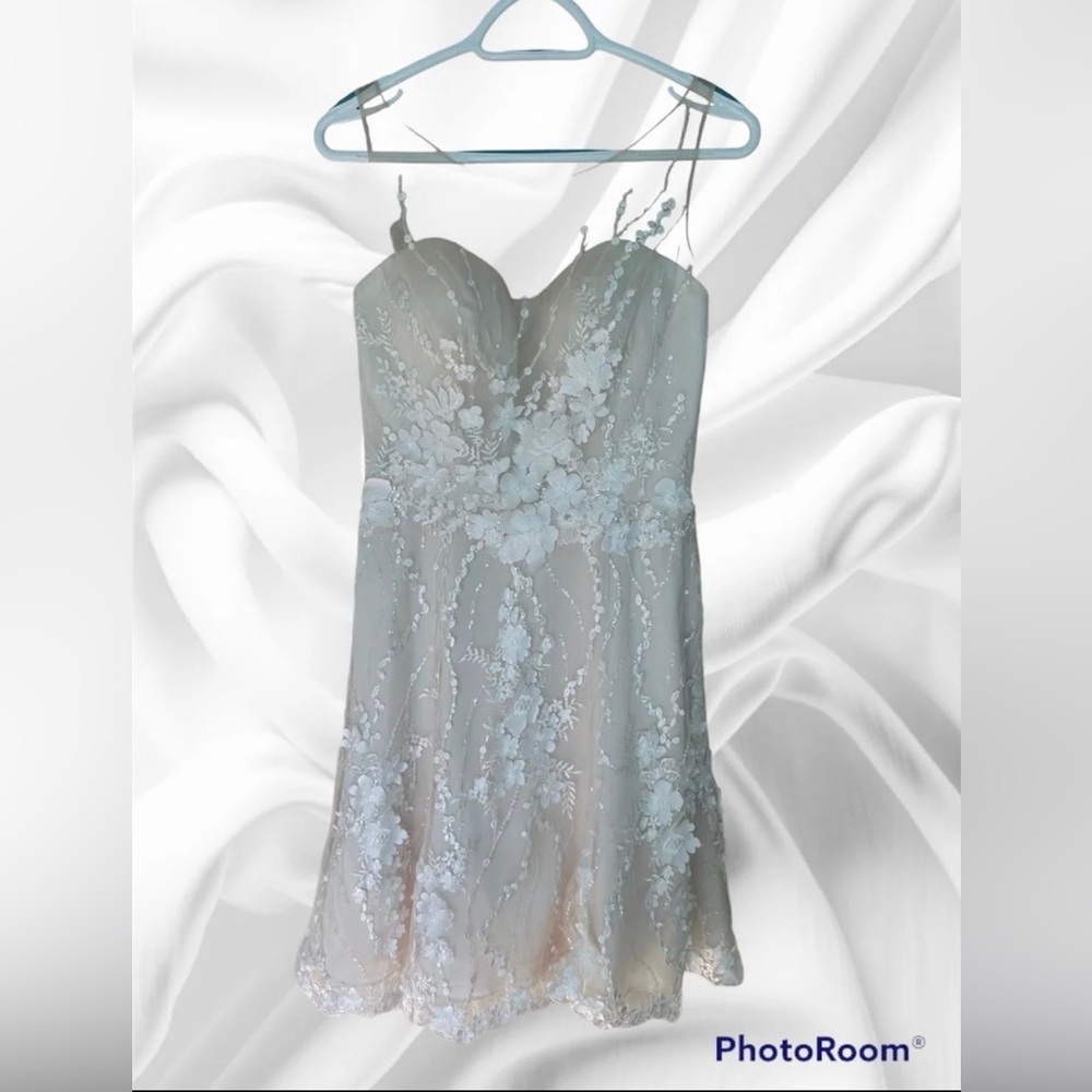 Casablanca Bridal/Wedding Dress/Size 6